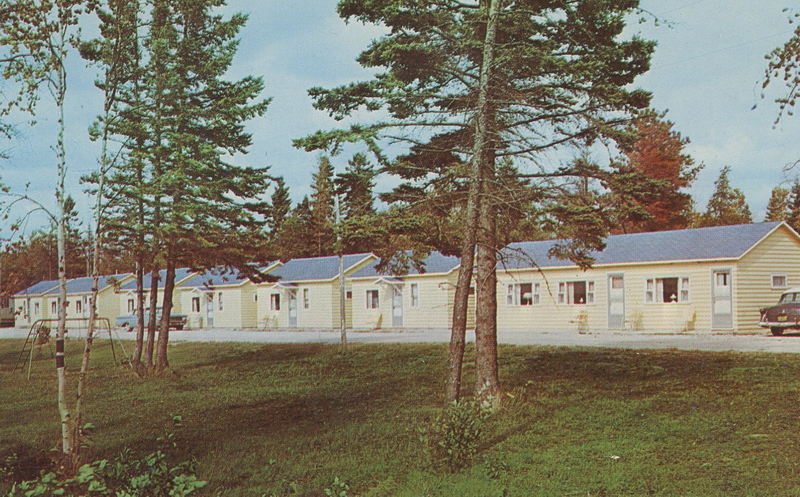 Bowmans Motel and Cabins - Vintage Postcard